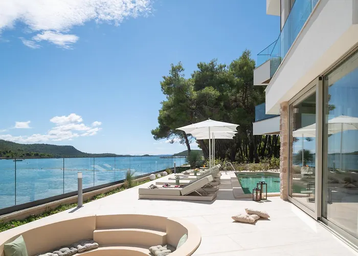 Vila Luxury Zara, First Row To The Sea! Kali
